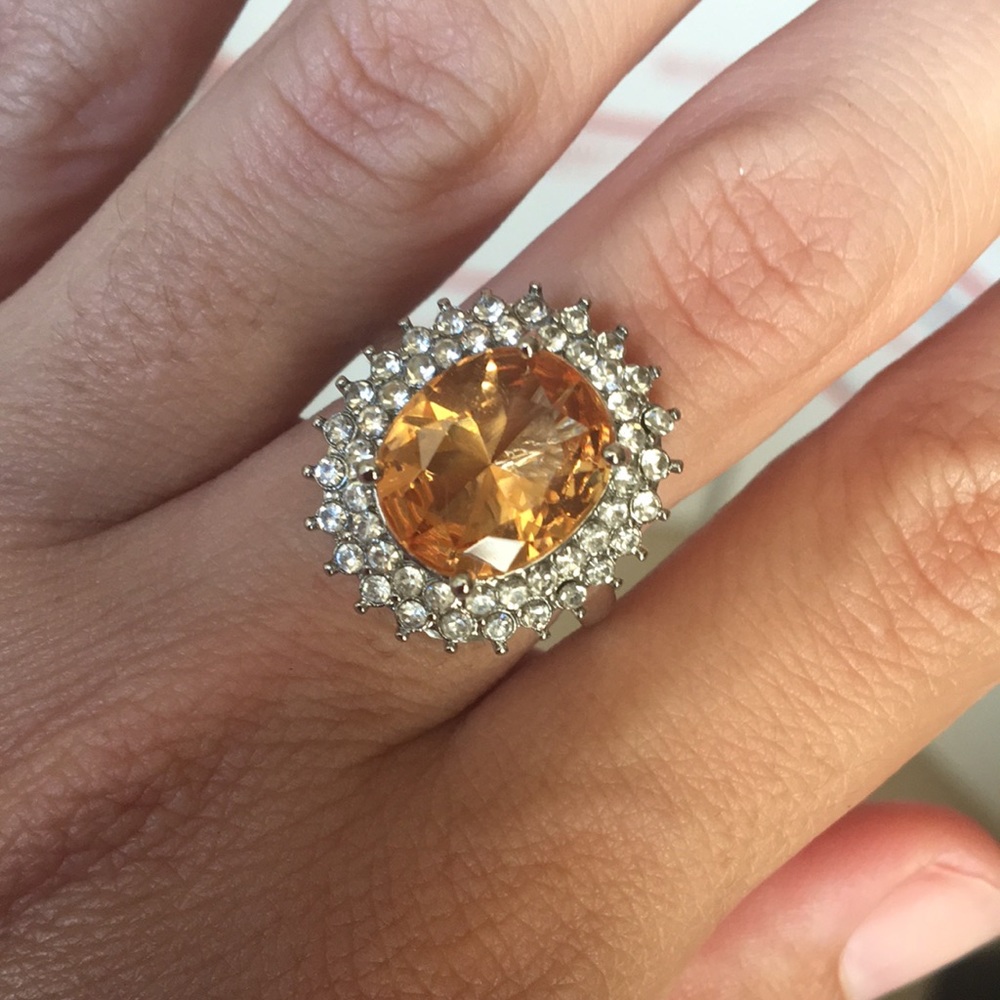 ❤️Citrine Gem Ring with Halo white Sapphires around Size 7